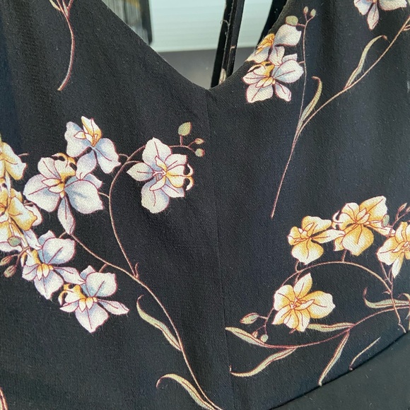 Gentle Fawn, wide leg, black & floral, jumpsuit. - Picture 5 of 7